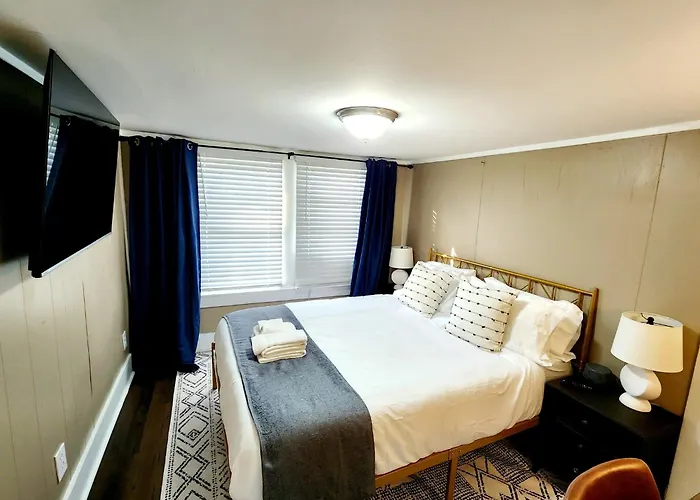Magnolia House * Lafayette